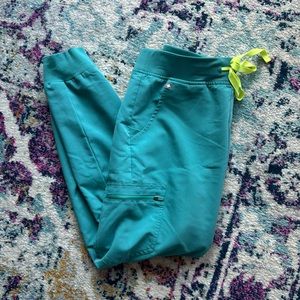 Figs Zamora Jogger Scrub Pants- size M Cactus